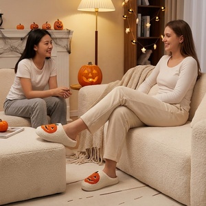 Pantuflas Cálidas y Cómodas de Felpa para Interiores, Antideslizantes, con Diseño de Calabaza, Calavera y Fantasma, Ideales para el Hogar y Regalos de Halloween - Product Image 4