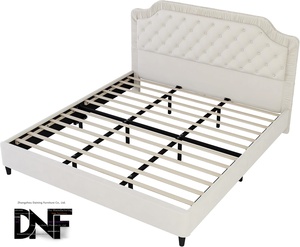 Lit rembourré king avec cadre de lit plateforme Lit avec bouton Tête de lit capitonnée Lits plateforme pour adolescents Adultes <span class=keywords><strong>Chambre</strong></span> <span class=keywords><strong>à</strong></span> <span class=keywords><strong>coucher</strong></span> Blanc - Product Image 1