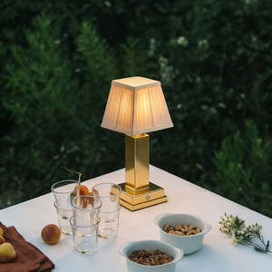 Lampe de table dorée à abat-jour en tissu, rechargeable sans fil, luxueuse, pour la lecture, la décoration d'hôtel, le dîner romantique, 5200 mAh, atténuation tactile - Product Image 2