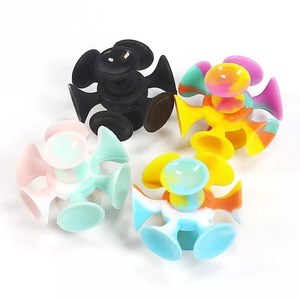 Đồ Chơi <span class=keywords><strong>Fidget</strong></span> Cầm Tay Cho Người Lớn Trẻ Em Bằng Silicon Không Bpa Tùy Chỉnh Bán Sỉ Cốc Hút Con Quay <span class=keywords><strong>Fidget</strong></span> <span class=keywords><strong>Spinner</strong></span> - Product Image 5