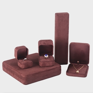 Boîte de rangement pour bijoux en velours de peau de cerf, boîte à bijoux de luxe simple, boîtes à bijoux couleur café, vente en gros - Product Image 1