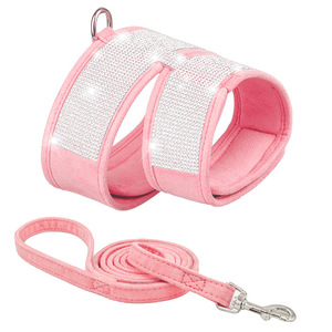 Arnés de pecho para mascotas con diamantes de imitación rosas y correa para pasear perros, ajuste cómodo - Product Image 1