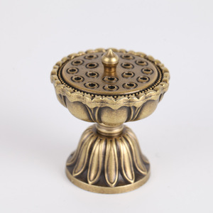 เตาเผากำยานทองเหลืองรูปดอกบัวขนาดเล็ก ยี่ห้อ Coppersmith รุ่น Lotus Zen สำหรับใช้ในบ้าน กลิ่นหอมไม้จันทน์ - Product Image 1