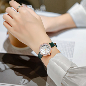 Reloj de Pulsera Minimalista y Elegante para Mujer, con Cristales de Imitación, Resistente al Agua, con Correa de Cuero - Product Image 5