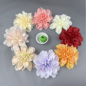 Tête de dahlia artificielle 14 cm en soie pour décoration de mariage, arrangement floral, ornement de boîte cadeau - Product Image 2