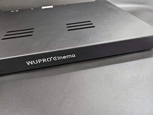 متوفر في المخزون: حامل جهاز عرض ليزر Wupro WP7 للتثبيت على الحائط، يتحمل وزن 20 كجم، مع درج منزلق آلي لجهاز العرض قصير المدى - Product Image 2