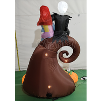 Décoration d'Halloween pour l'extérieur : Couple de squelettes avec plusieurs petites citrouilles gonflables et un fantôme citrouille pour jardin extérieur
