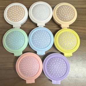 Espejo de Maquillaje Compacto Portátil Personalizado con Peine Plegable, Espejo Cosmético de Bolsillo con Mango de Plástico y Peine Integrado para Viaje y Hogar - Product Image 6