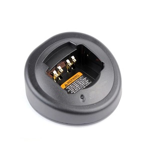 Chargeur Pmln519 220V 12V 1A pour talkies-walkies Gp328 338 340 360 - Product Image 2