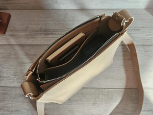 Sac bandoulière en cuir beige mignon pour femme, petit sac à main fait main, sac à main personnalisé, cadeau pour elle - Product Image 2