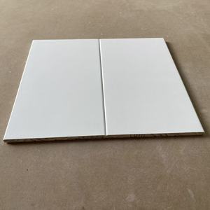 Marco de puerta plano de pino radiata imprimado blanco, longitud personalizada, suministro al por mayor para componentes de marco de puerta FJ, tamaño personalizado al por mayor - Product Image 2