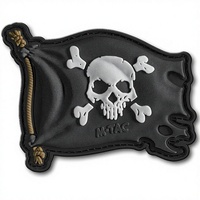 Patch moral pirate squelette croisé en PVC souple, luminescent, résistant à l'eau, imprimé UV, avec fixation Velcro pour brassard ou sac à dos