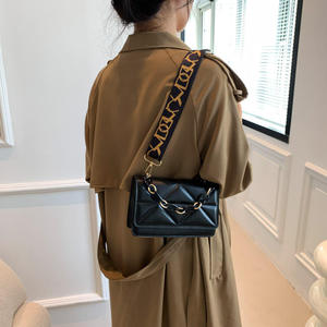 กระเป๋าสะพายไหล่ทรงมินิแบบวินเทจ ปี 2024 ดีไซน์เนอร์ พร้อมซิปปิด วัสดุ PU คุณภาพสูง สำหรับทุกเพศ - Product Image 4