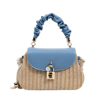 Sac bandoulière tressé en paille pour femme avec poignée rembourrée en cuir PU, sac à main de plage tendance pour l'été, idéal pour le quotidien et les soirées, sac à bandoulière de créateur