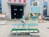 Machine d'emballage semi-automatique pour riz, céréales, aliments pour animaux, engrais granulaires de 5 kg/10 kg/25 kg/50 kg avec convoyeur et machine à coudre