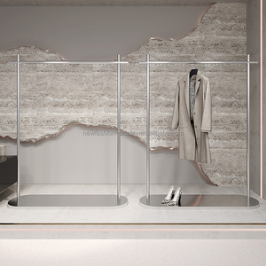 Estante de ropa de carga de acero inoxidable y plata boutique de tamaño personalizado estante de exhibición de tienda de ropa comercial de alta resistencia - Product Image 1