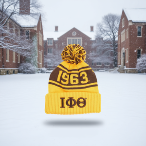 Bonnet tricoté Iota Phi Theta 1963 marron doré avec pompon, casquette d'hiver, fraternité grecque, unisexe, pour adulte - Product Image 2