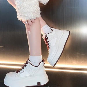 รองเท้ากีฬาใหม่2025ฤดูหนาวผ้ากำมะหยี่สีขาวเพิ่มความสูงพื้นหนารองเท้าลำลองรุ่น in เกาหลีสำหรับผู้หญิง - Product Image 2