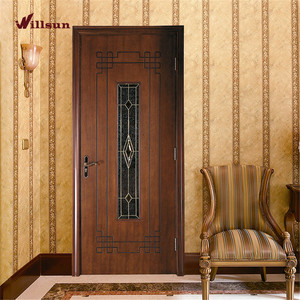 Porta Interna in <span class=keywords><strong>Legno</strong></span> con Vetro Satinato Antico e Disegni Ornamentali Centrali con Listelli su Tutti i Lati - Product Image 2