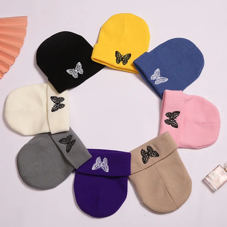 Gorra de lana acrílica de punto doble, gorro personalizado con logotipo bordado de mariposa para invierno