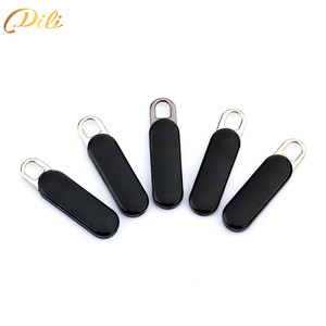 Tiradores de cremallera de TPU con logotipo personalizado, lengüetas personalizadas para bolsos, tirador de cremallera para ropa, deslizador de goma de PVC, deslizadores de cremallera personalizables - Product Image 4