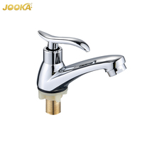 Robinet de salle de bain chromé à poignée unique en gros, robinet de lavabo de cuisine en zinc, prix d'usine, eau froide, utilisation pour les toilettes et la salle de bain