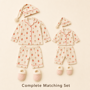Ours en peluche <span class=keywords><strong>de</strong></span> 40 cm avec pyjama assorti à imprimé fraises pour fille, vêtements <span class=keywords><strong>de</strong></span> poupée personnalisés OEM ODM en matériau PU - Product Image 5