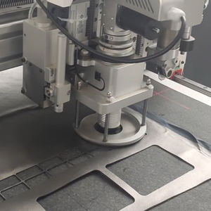 カーレザーシートマット切断機自動給餌マルチヘッド取り付け - Product Image 6