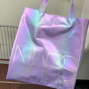 Sac à main pour femme en PU irisé, logo imprimé violet, grande capacité, sac de shopping pour femme, sac fourre-tout laser pour femme - Product Image 1