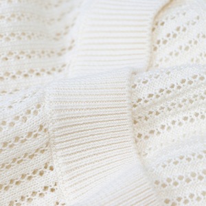 เสื้อสเวตเตอร์ถักไหมพรมคอกลมสีเบจแขนสั้นสำหรับผู้หญิงแบบขายส่งสั่งทำพิเศษ, เสื้อถักลายริบแบบโปร่ง - Product Image 5