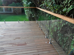 <span class=keywords><strong>Balustrade</strong></span> moderne de 12mm en verre trempé pour balcon et piscine avec main courante en acier Terrasse extérieure en <span class=keywords><strong>PVC</strong></span> Robinet d'atterrissage de balcon pour villas - Product Image 6