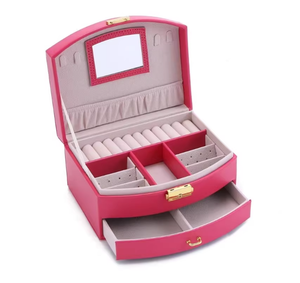 กล่องใส่เครื่องประดับหนังลายนูนรูปทรงสี่เหลี่ยมผืนผ้า น่ารัก พกพาสะดวก สำหรับเก็บแหวน ต่างหู สร้อยคอ พร้อมกุญแจล็อค บุผ้ากำมะหยี่ ของขวัญสำหรับเด็ก - Product Image 3