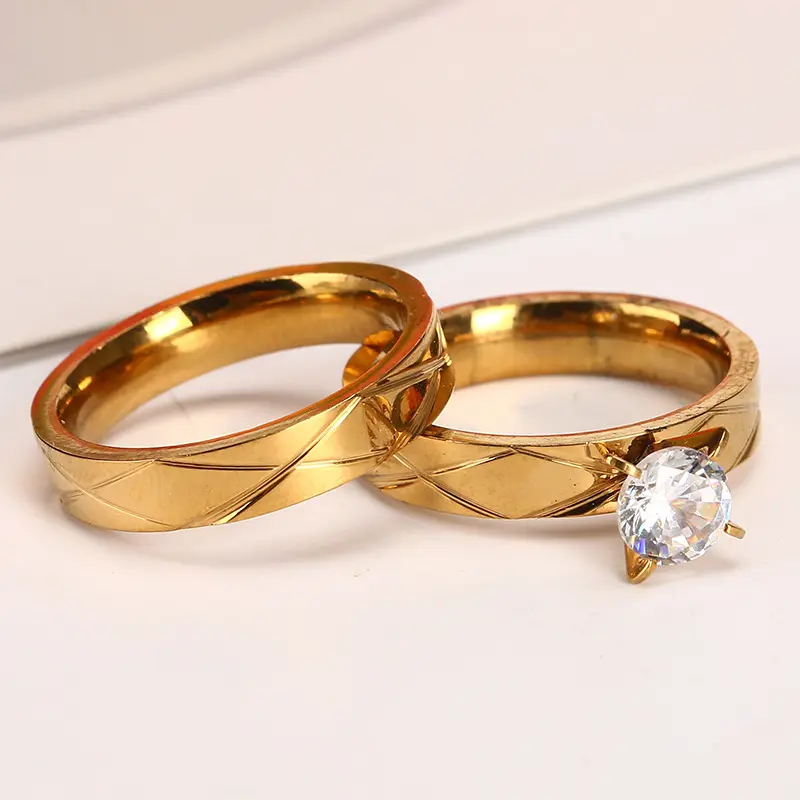 خاتم من الفولاذ المقاوم للصدأ الماس بألوان الذهب وخطوط مزدوجة