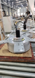 Ventilateur de plafond géant HVLS avec moteur PMSM, faible consommation d'énergie, pales en aluminium, pour le refroidissement des entrepôts et des usines - Product Image 6