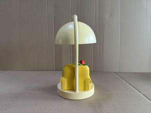 <span class=keywords><strong>Lampada</strong></span> da Tavolo in Resina a Forma di Ginseng Cartoon sul Divano, Dimmerabile a 3 Colori, Illuminazione Decorativa Carina e Divertente per la Casa - Product Image 3