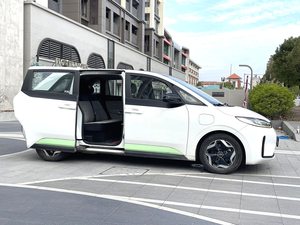 Auto Eléctrico BYD D1 Usado del 2021, Bajo <span class=keywords><strong>Precio</strong></span>, Alta <span class=keywords><strong>Calidad</strong></span>, 5 Puertas, 5 Asientos, MPV, 418 KM de Autonomía, Vehículo de Nueva Energía en Venta - Product Image 3