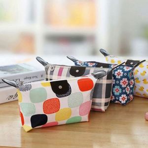 Cheap Dumpling-shaped Cute Cartoon Ladies Cosmetic Bag Zipper Waterproof Foldable Girls Makeup <b>Pouch</b> - Product Image 2
