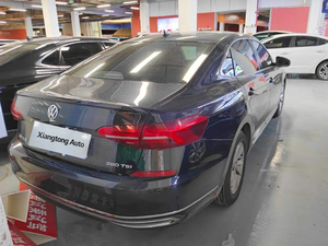 Volkswagen <span class=keywords><strong>Passat</strong></span> 1.4TSI Turbo Business Edition Berlina <span class=keywords><strong>2019</strong></span> Usata per Pendolarismo Quotidiano, Sedili in Pelle, Cambio Automatico, Guida a Sinistra, Cerchi R16 - Product Image 2