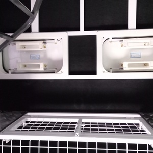 Remolque de Caja para Camioneta HERUI Triple-Horse de 2 Ejes con Cuello de Cisne y Carga Inclinada LQ, Solución de Transporte y Almacenamiento Equino para Todo Clima - Product Image 5