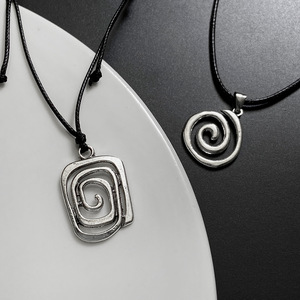 Collar de Cadena de Cuerda con Colgante de Corazón en Espiral Vintage, Joyería Boho con Pentagrama, Unisex, para Regalo - Product Image 1