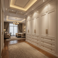Armoire Shaker Moderne en Bois Massif Blanc avec Poignées Dorées, Solution Personnalisée OEM pour Chambre de Villa