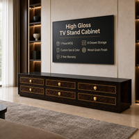 Meuble TV moderne de luxe léger avec finition grain de bois brillant, 6 tiroirs, poignées dorées, design long et bas pour salon