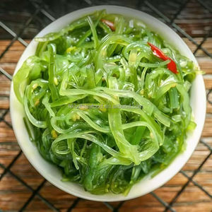 Ensalada de algas marinas sazonadas, wakame verde fresco con sésamo y chile, lista para comer - Product Image 2