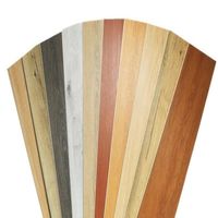Revêtement de sol auto-adhésif SPC de qualité supérieure de 5mm Revêtement de sol en vinyle Chevron