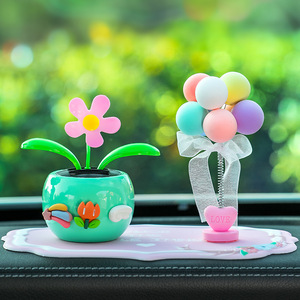 Ornement de voiture en plastique motif fleur de dessin animé, accessoire décoratif d'intérieur d'été léger au design oscillant - Product Image 4