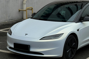 Vinilo para Rotulación de Vehículos Blanco a Dorado PET 6.5mil 7.5mil 8.5mil de Alto Brillo con Liberación de Aire, Película para Cambio de Color Automotriz de Carrocería Completa - Product Image 3