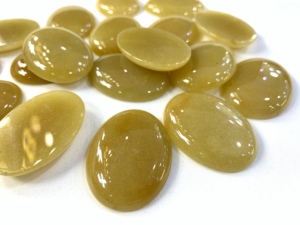 Pierres précieuses cabochons en <span class=keywords><strong>jade</strong></span> <span class=keywords><strong>jaune</strong></span> naturel QXB, polies, taille brillant ronde, 12 mm, certifiées GIC, provenant du Guangdong, pour la vente en gros et le bricolage - Product Image 2