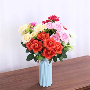 China Lieferant Großhandel Hintergrund Dekor Künstliche Kunststoff Rosen Gefälschte Blume Für Dekoration