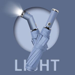Parapluie personnel en gros avec lampe torche LED, parapluie automatique à 3 plis, parapluie moderne avec logo personnalisé pour les voyages nocturnes - Product Image 1