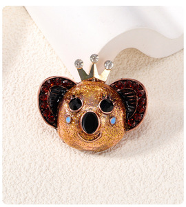Broche de Moda con Diseño de Koala y Corona, Adornado con Cristales, para Fiestas, Bodas, <span class=keywords><strong>Bolsos</strong></span> Estudiantiles, Accesorios de Ropa Unisex - Product Image 4